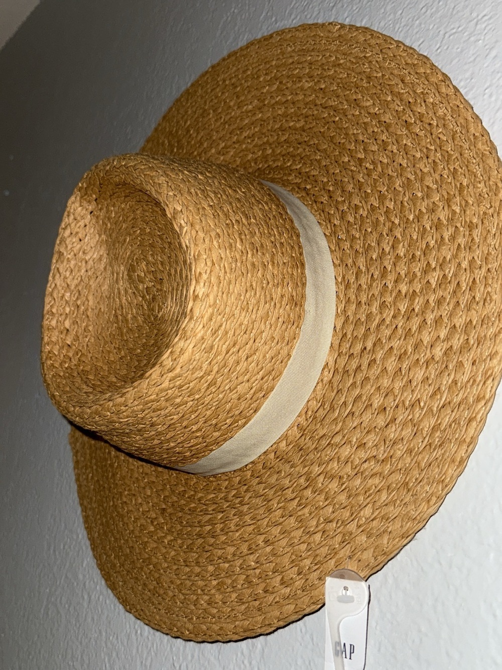 GAP Tan Straw Sun Hat with Cream Band